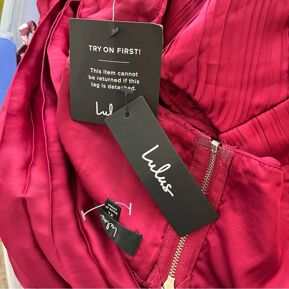 NEW Lulus Got The Glam Wine Red Maxi Dress XL Gown Satin Pleated Cutout Maxi - Picture 12 of 12